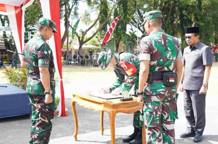 dansatgas kodim pamekasan tandatangan Danrem 084/Bhaskara Jaya Brigjen TNI Danny Alkadrie Hadiri Penutupan TMMD Ke-125 di Pamekasan