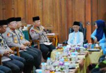 Kunjungi 2 Ponpes di Jatim, Kapolri: Amanat Presiden Menjaga Kerukunan