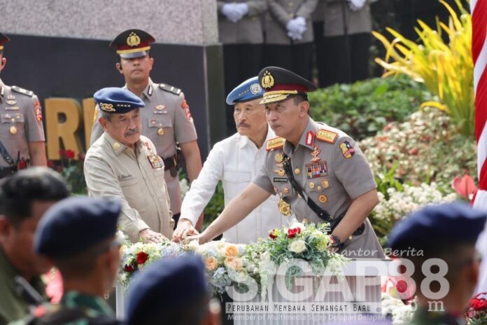 Kapolri Resmikan Patung M. Jasin di Monumen Polisi Istimewa Surabaya