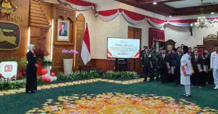 pembubaran paskibraka jatim Paskibraka Jawa Timur 2025 Resmi Dibubarkan, Gubernur Jatim Titipkan Harapan untuk Masa Depan