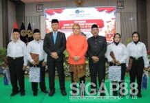 Kanwil Ditjenpas Jatim Serahkan Remisi Umum 17 Agustus dan Dasawarsa kepada Warga Binaan