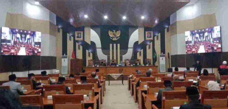 Rapat Paripurna Iv, Seluruh Fraksi Dprd Kabupaten Pasuruan Setujui P-Apbd Tahun 2025