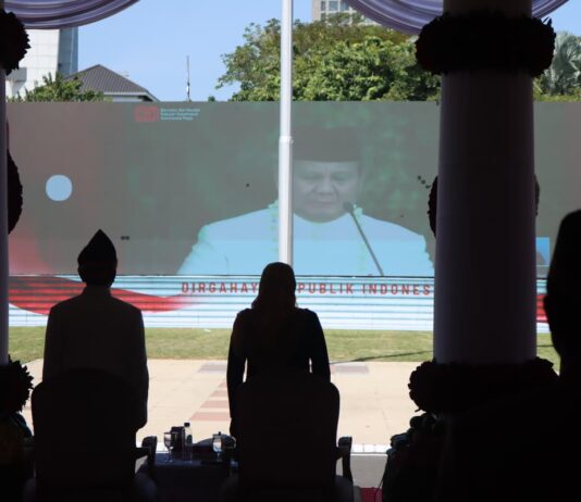 Gubernur Jawa Timur Ikuti Upacara HUT ke-80 RI Secara Virtual di Gedung Negara Grahadi Surabaya