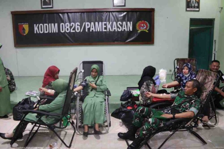 Hut Tni Ke-80, Kodim 0826 Pamekasan Gelar Bakti Sosial Donor Darah