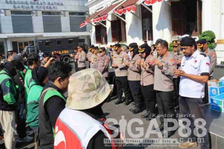 Doa Bersama Polrestabes Surabaya Ajak 500 Ojek Online Untuk Alm Affan Kurniawan