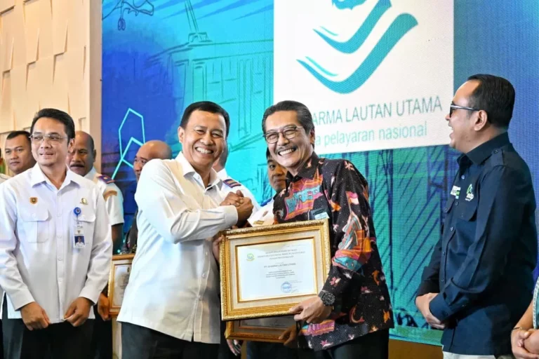 Pt Dlu Raih Penghargaan Operator Penyeberangan Terbaik Nasional