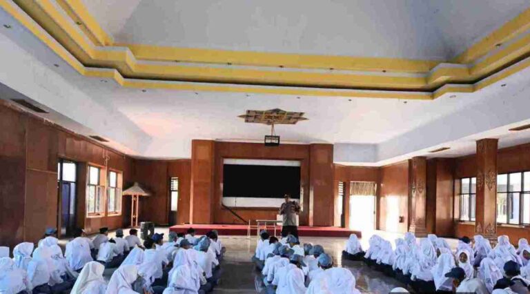 Polres Pasuruan Ajak Pelajar Sekolah Rakyat Berperan Wujudkan Kamtibmas Kondusif