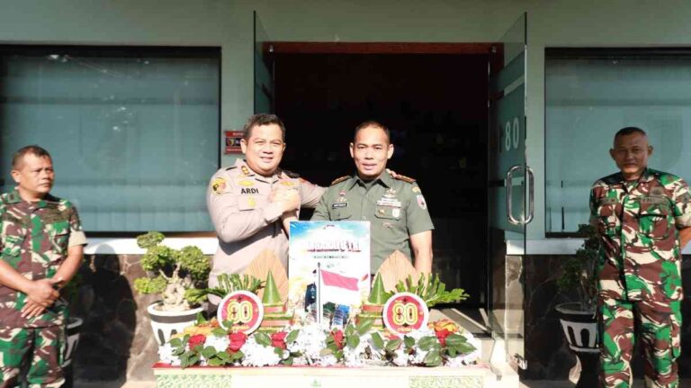 Hut Tni Ke 80, Kapolres Jombang Beri Kejutan Kodim 0814 Dan Satuan Radar 222 Ploso