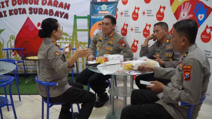 donor darah HUT Humas polri di Polrestabes Surabaya