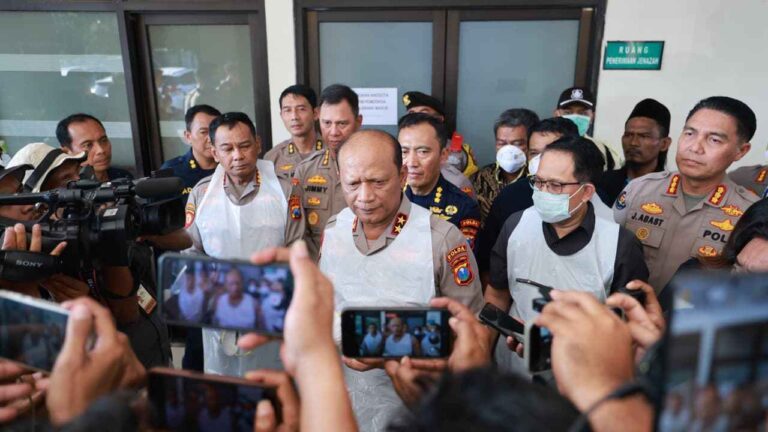 Kunjungi Rs Bhayangkara, Kapolda Jatim Sebut Insiden Ponpes Al Khoziny Bisa Jadi Pembelajaran