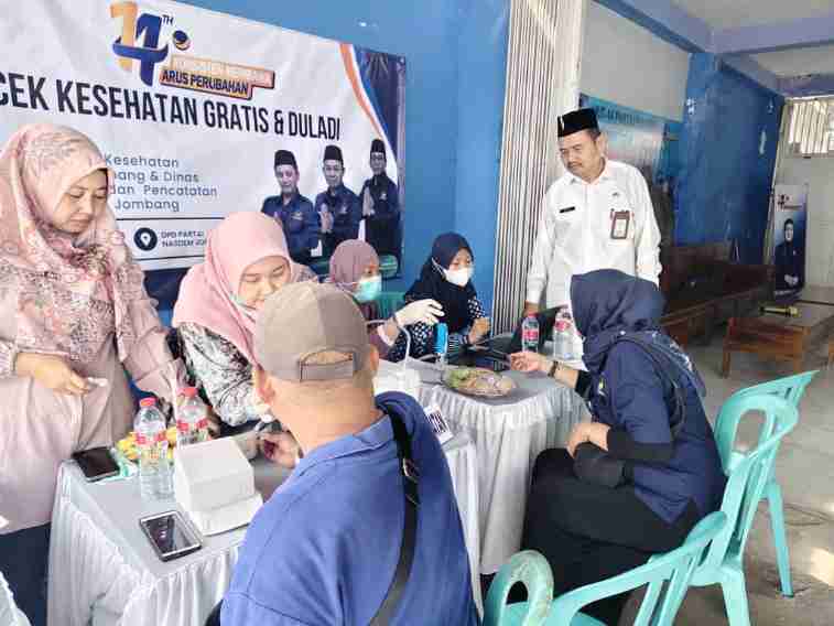 Peringati Hut Ke-14, Dpd Partai Nasdem Jombang Gelar Cek Kesehatan Gratis