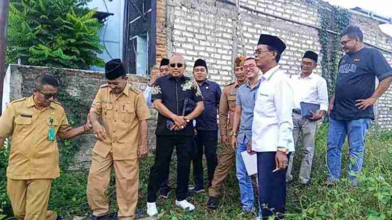 Diduga Rusak Pondasi Rumah Warga, Dinas Pupr Pamekasan Diminta Ganti Rugi Ratusan Juta Rupiah