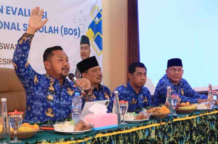 Bupati Gresik BOSDA