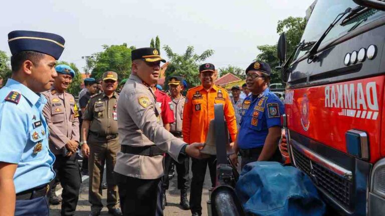 Hadapi Cuaca Ekstrem, Kapolres Jombang Pimpin Apel Kesiapan Tanggap Darurat Bencana