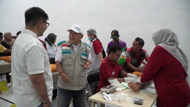 Jelang Hari Pahlawan, Pln Up3 Madura Gelar Khitanan Massal