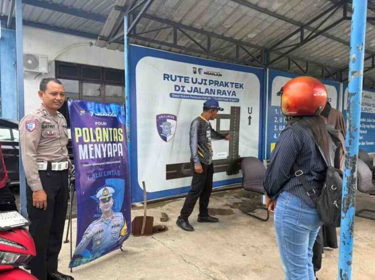 Program Polantas Menyapa Satlantas Polres Nganjuk Buat Masyarakat Makin Puas