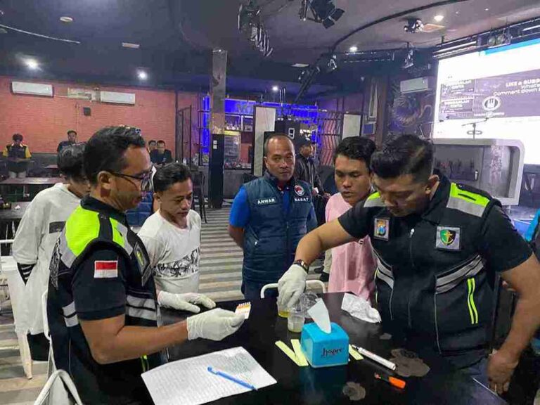Gelar Razia Hiburan Malam, Polres Sumenep Amankan Dua Orang Diduga Konsumsi Obat Terlarang