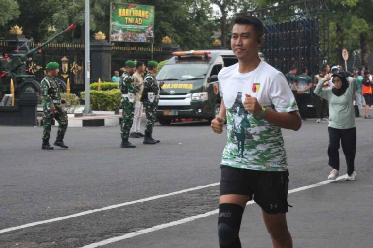 Hut Kodam V/Brawijaya Ke-77, Dandim 0826 Pamekasan Dan Prajurit Ikuti Fun Run 10 Km