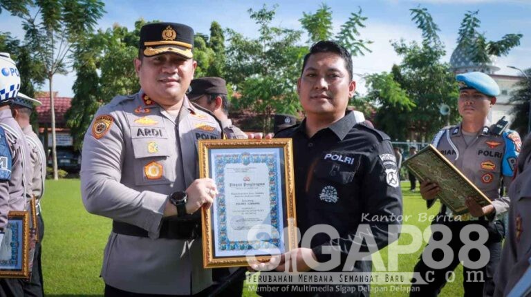 Bentuk Apresiasi, Kapolres Jombang Berikan Reward 10 Subsatker Dan 12 Pnpp Berprestasi