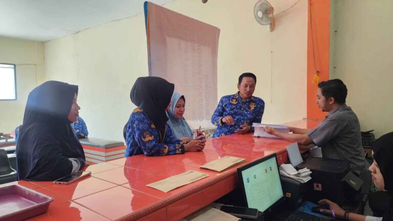 Penyaluran Blts Kesra Di Kabupaten Pamekasan Dipantau Langsung Tim Provinsi Jatim