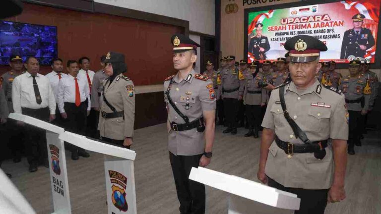 Polres Jombang Gelar Sertijab Waka Polres, Kabagops, Kasat Lantas Dan Pengukuhan Kasiwas