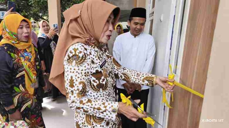 Kepala Disdikbud Kabupaten Jombang Resmikan Gedung Kelas Baru Dan Ruang Uks Sdn Mojotrisno