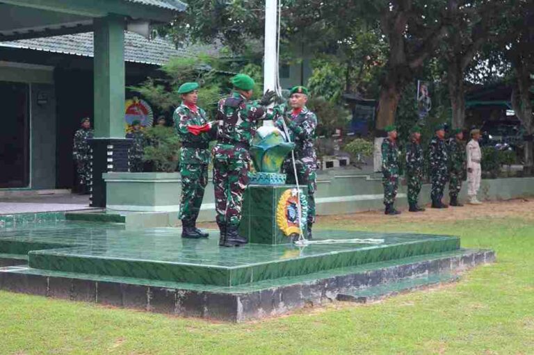 Kodim 0826 Pamekasan Tanamkan Semangat Nasionalisme Lewat Upacara Bendera Rutin