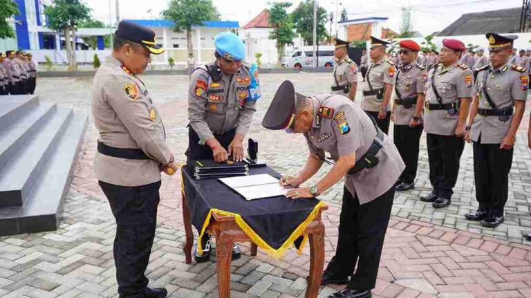 Kapolres Pamekasan Pimpin Sertijab 9 Pejabat Utama