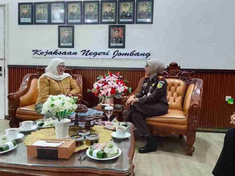 Perhutani Kph Jombang Bersama Kejaksaan Perkuat Sinergitas