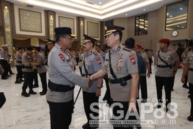 Kapolda Jatim Pimpin Sertijab Pejabat Utama Dan Kapolres Jajaran