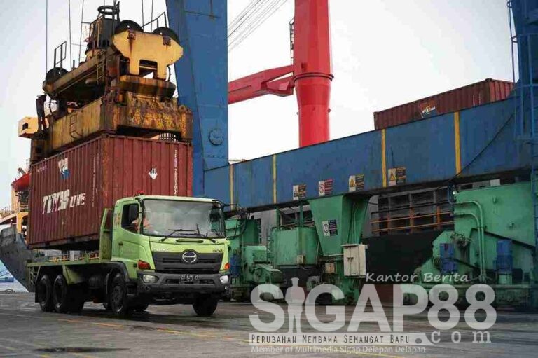 Terminal Petikemas Ternate Catat Pertumbuhan Positif Arus Peti Kemas Sepanjang 2025