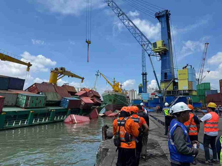 Pelindo Regional 3 Evakuasi Cepat Insiden Kapal Pasific 88 Di Dermaga Jamrud Selatan