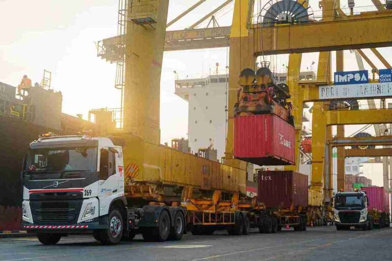 Pelindo Terminal Petikemas Luruskan Kabar Antrean Kapal Di Pelabuhan Tanjung Perak