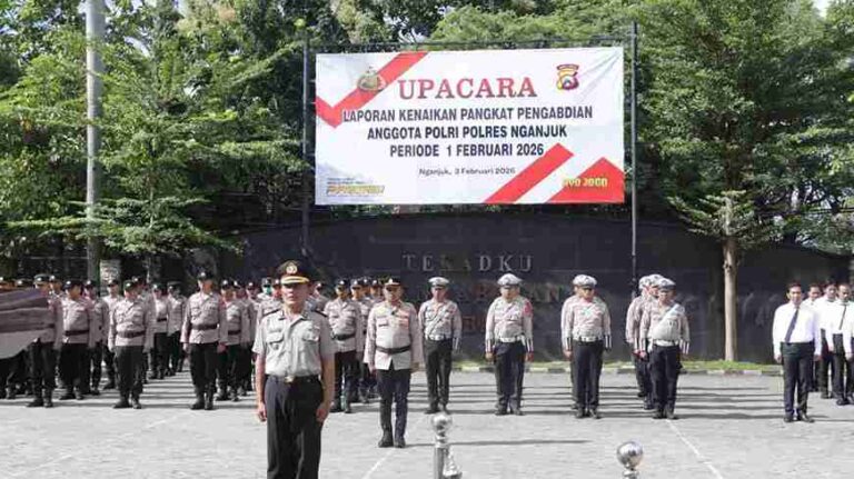 Polres Nganjuk Gelar Upacara Laporan Kenaikan Pangkat Pengabdian