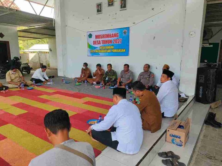Babinsa Koramil 0826-08 Palengaan Hadiri Musrenbang Di Desa Panaan