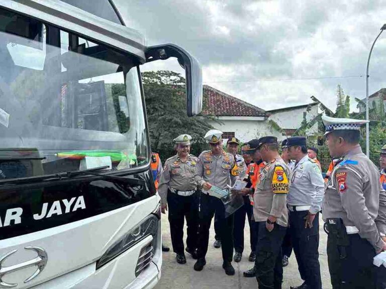 Satlantas Polres Sumenep Gelar Ramp Check Angkutan Umum