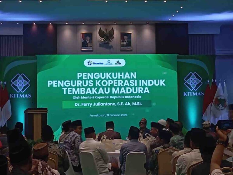 Menteri Koperasi Ri Kukuhkan Pengurus Kitmas Di Pamekasan