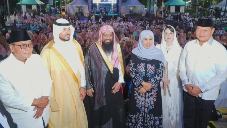 Gubernur Jatim Bersama Atase Keagamaan Arab Saudi Gelar Buka Puasa Bersama Ribuan Masyarakat