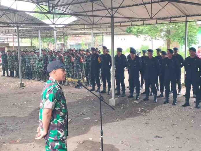 puluhan anggota kodim Pamekasan