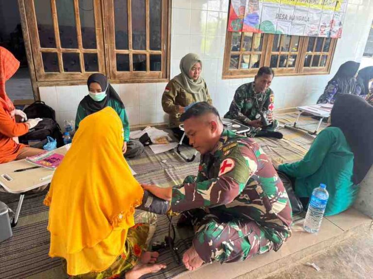 Satgas Tmmd Ke-127 Kodim 0827 Sumenep Beri Layanan Posyandu Ilp Kepada Warga Desa Mandala