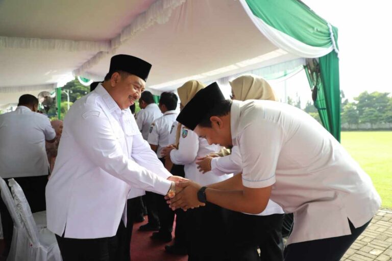 Awali Tugas Pasca Idul Fitri, Bupati Warsubi Pimpin Apel Kerja Dan Halal Bihalal Asn Pemkab Jombang