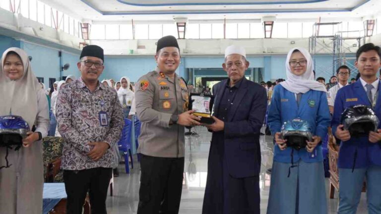 Kapolres Jombang Ajak Pelajar Siapkan Diri Menuju Indonesia Emas 2045
