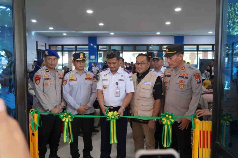 Mudik Gratis Perdana Di Pelabuhan Gresik, Capt Herbert: Pemudik Gratis Untuk Tetap Jaga Keselamatan Dan Keamanan