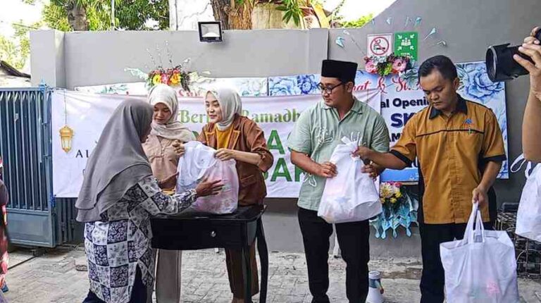 Alamanda Skincare Pamekasan Salurkan Csr 100 Paket Sembako Di Bulan Ramadan