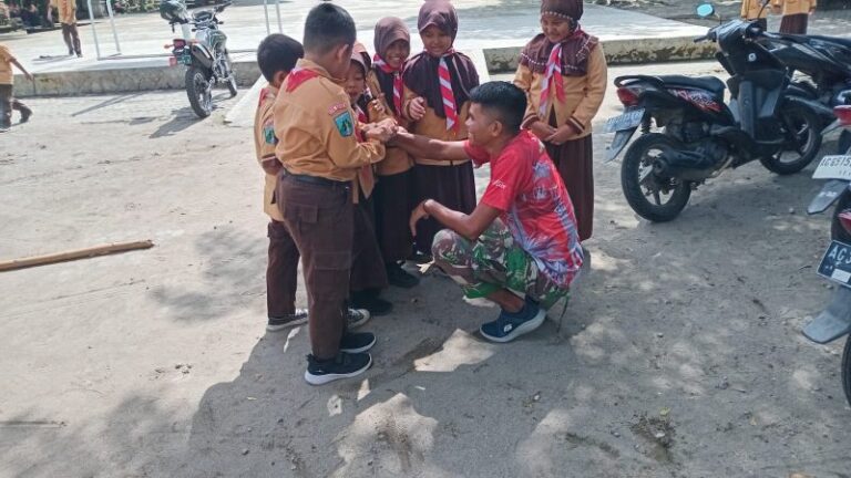 Satgas Tmmd Kodim Kediri Jalin Kedekatan Dengan Siswa Sd