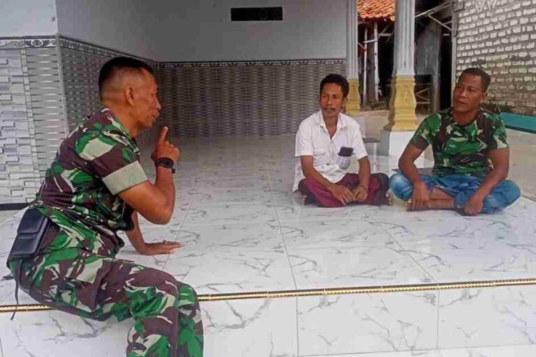 Bahaya Petasan, Babinsa Koramil 0826-02 Tlanakan Komsos Di Desa Tlesa