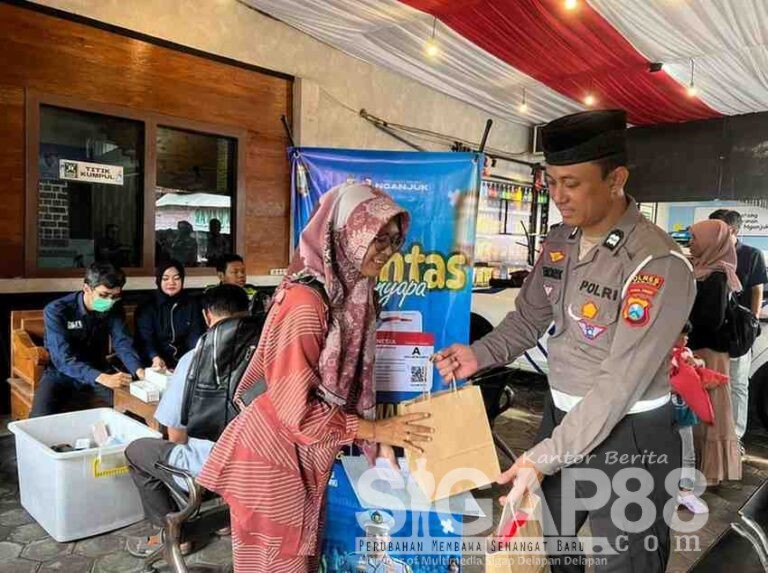 Polantas Menyapa, Satlantas Polres Nganjuk Gelar Sim Ramadan