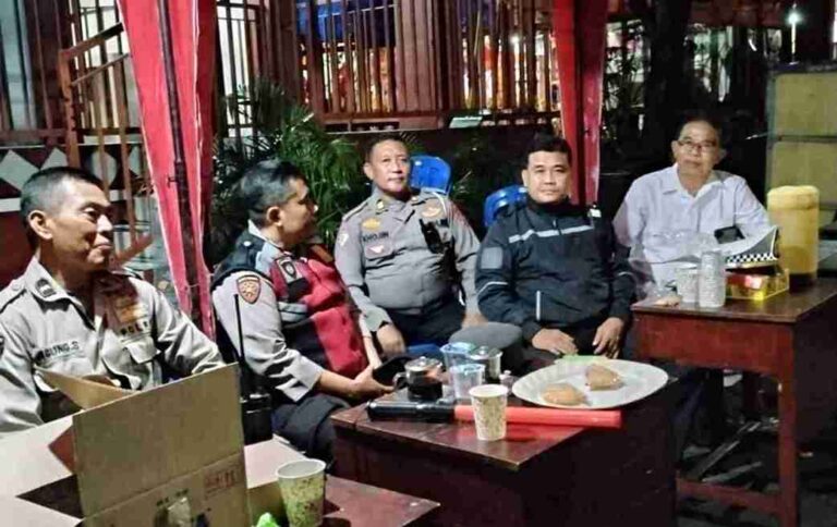Polres Pasuruan Lakukan Pengamanan Di Gereja Kst