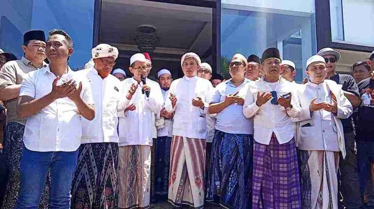 Jelang Tanam Tembakau, Ulama Dan Petani Madura Gelar Doa Bersama Di Gudang Haji Her