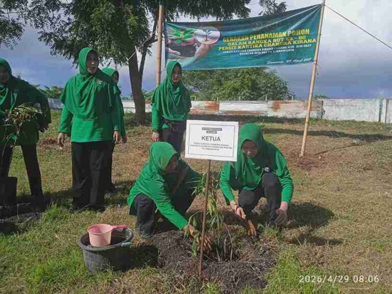 Hut Kck Ke-80, Persit Kodim 0827 Sumenep Hijaukan Kalianget, Dengan Tanam Pohon